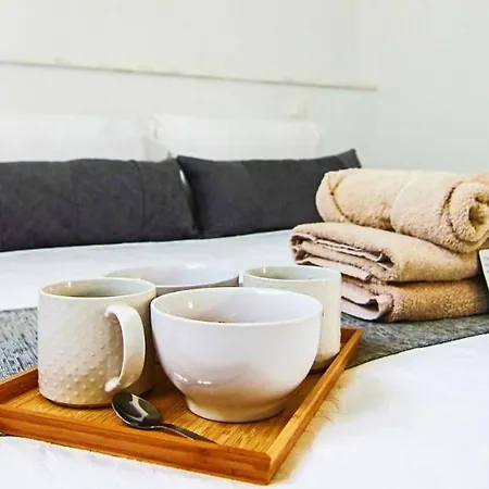 Phaedrus Living - Seaside Executive Flat Harbour 205