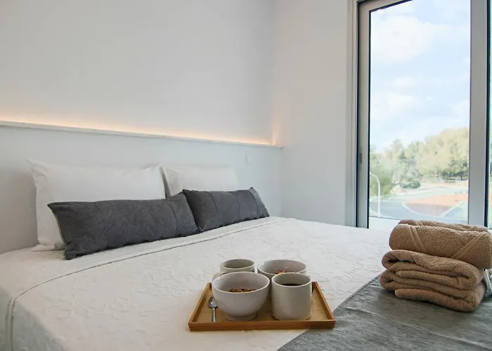 Phaedrus Living - Seaside Executive Flat Harbour 205 パ フォス