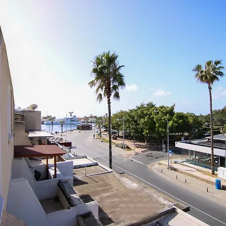 Phaedrus Living - Seaside Executive Flat Harbour 205