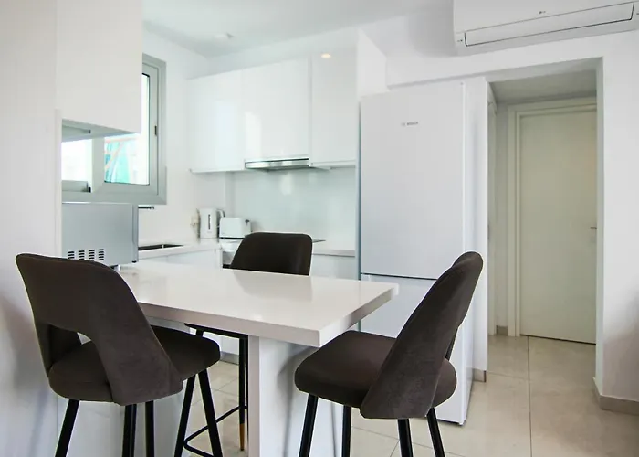 Διαμέρισμα Phaedrus Living - Seaside Executive Flat Harbour 205